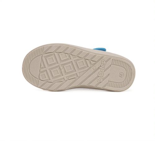 D.D.STEP FIÚ VÁSZONCIPŐ 20 REPŰLŐ