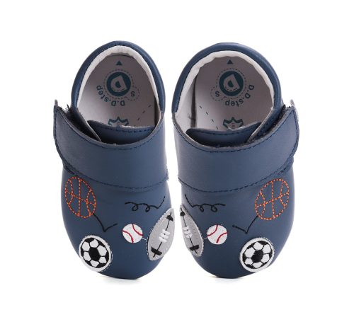 D.D.STEP FIÚ KOCSICIPŐ S-MÉRET FOCIS