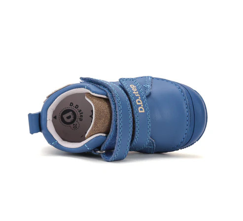 D.D.STEP FIÚ ÁTMENETI ZÁRT BOKACIPŐ 23